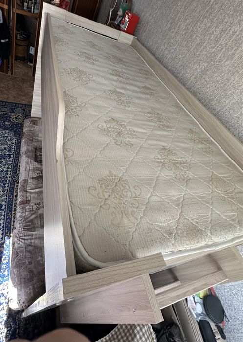 Двухярусная кровать