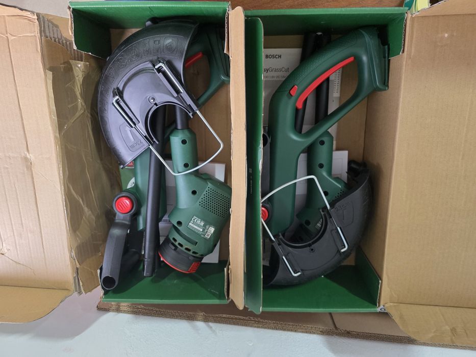 Bosch EasyGrassCut 18V-230 Trimmer de gazon compatibil cu acumulator
