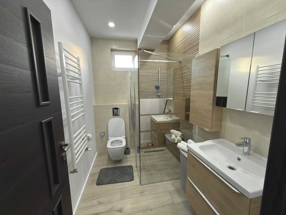 Garsoniera de lux in bloc nou privat cu curte proprie in zona stadion