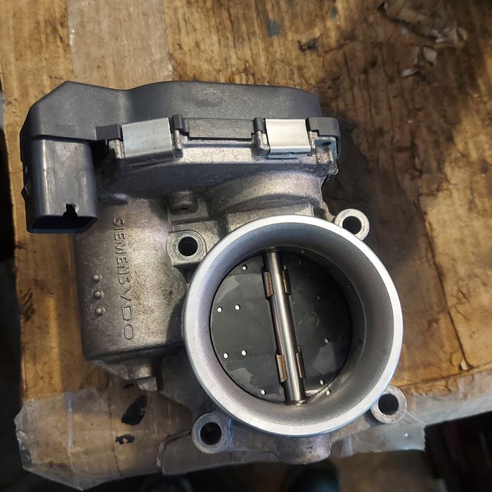 Дросел клапа БМВ е81 е87 / BMW E81 E87