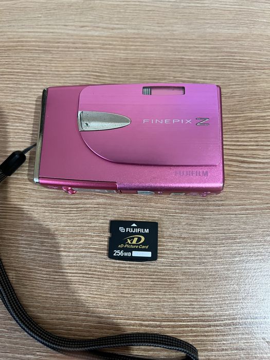 Фотоапарат Fujifilm 10 Mp с подаръци