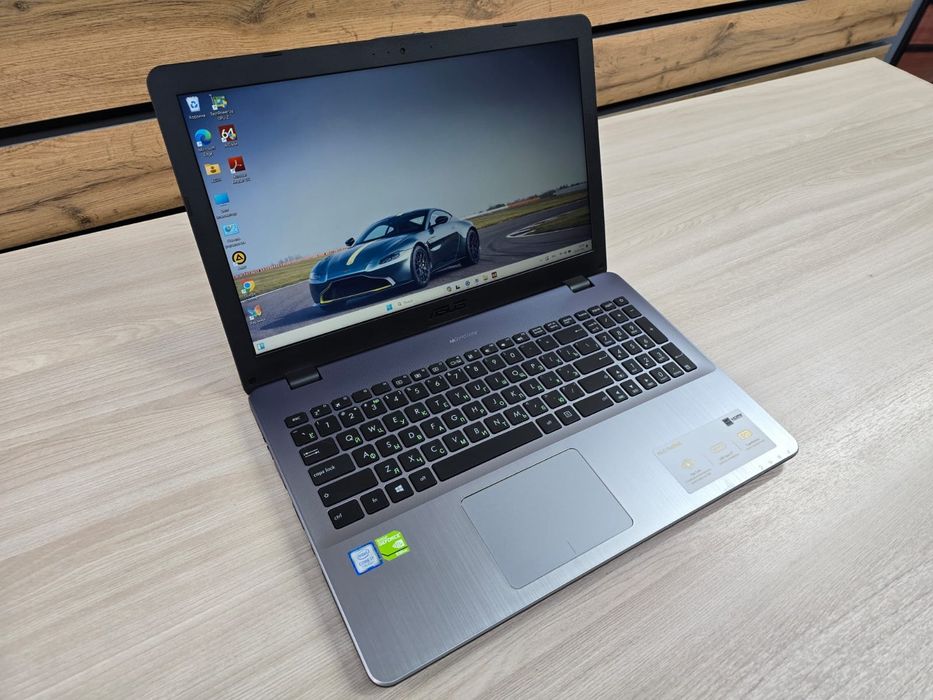 ASUS, Core i7, SSD 128Gb, HDD 500Gb, Ram 8Gb, NVIDIA 2Gb, Full HD IPS