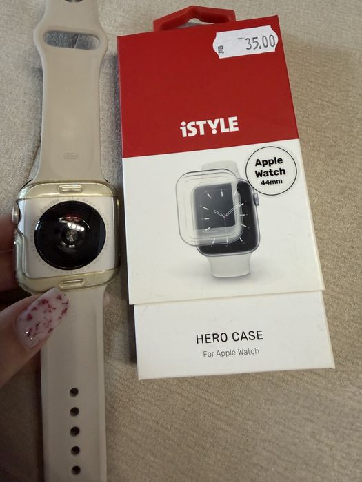 Часовник- Apple watch 44 mm SE