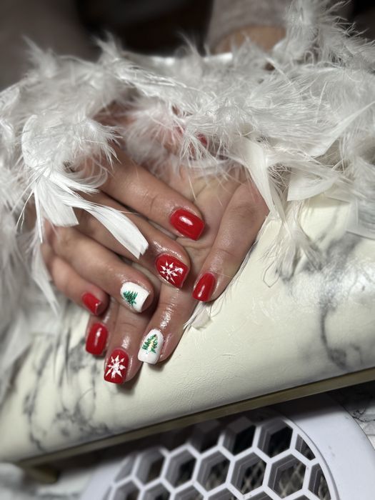 Unghii cu gel sau semi