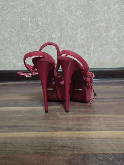 Басаножки красные