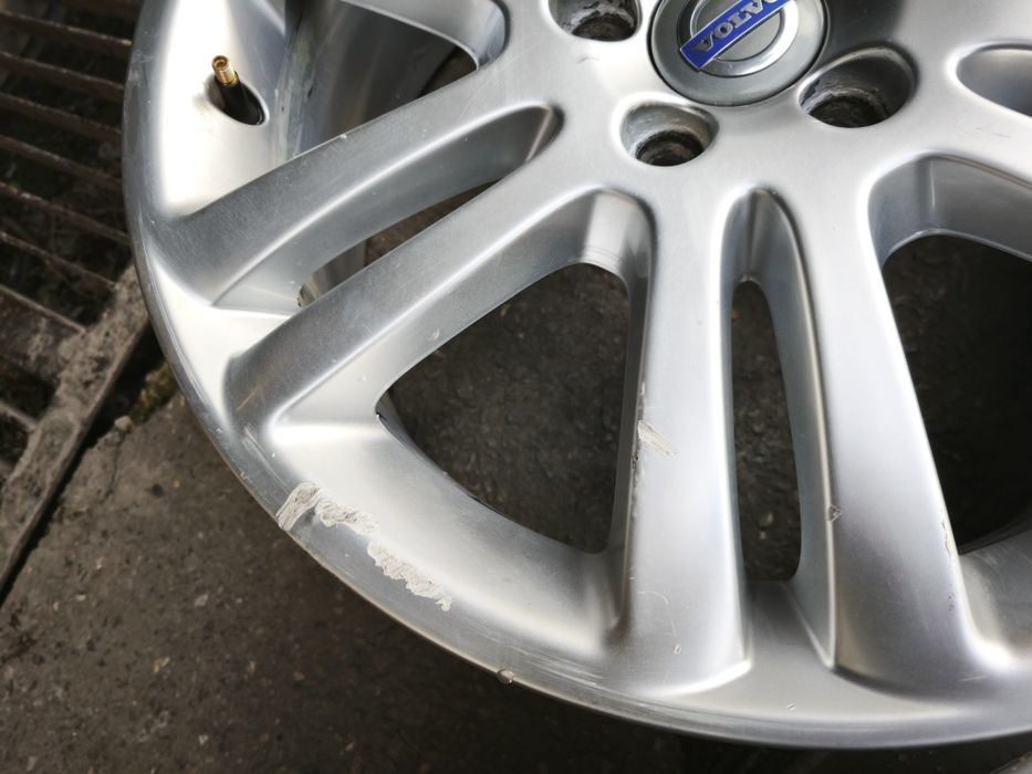 18" оригинални алуминиеви джанти за Volvo.