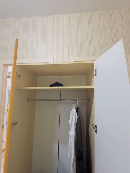 Продам шкаф плательный и камод