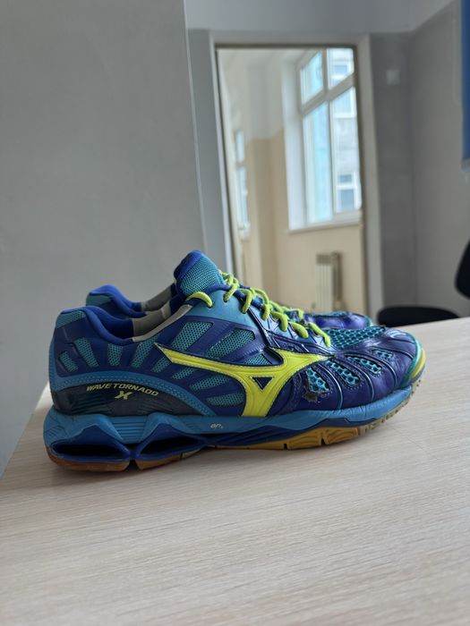 Mizuno кроссовка. Оригинал