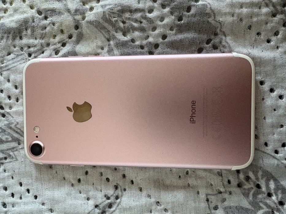 Продам айфон 7(32гб)