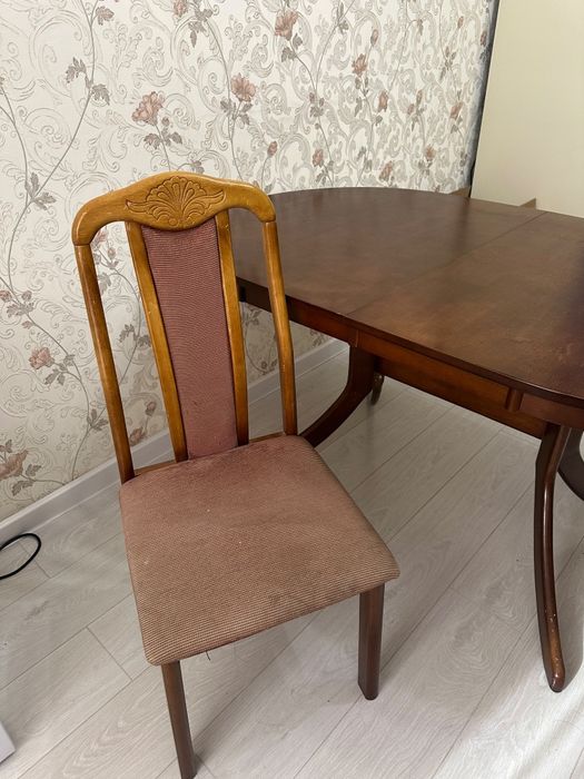 Продам стол +4 стулья