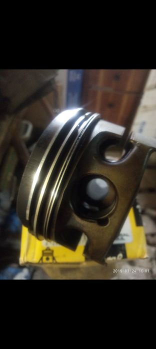 Поршни БМВ 6 штук.б/у. Двигатель м 50