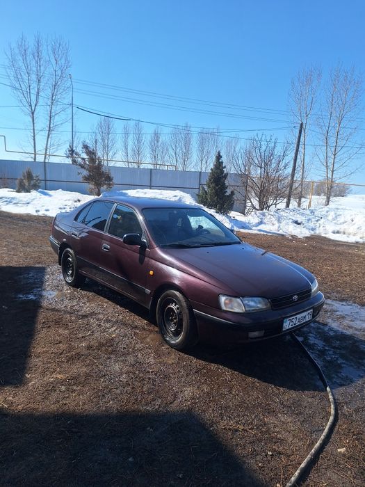 Продам срочно карину е