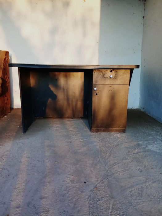 Кресло және  компютерный стол,