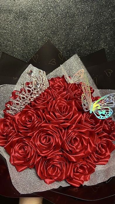 Buchet trandafiri din satin