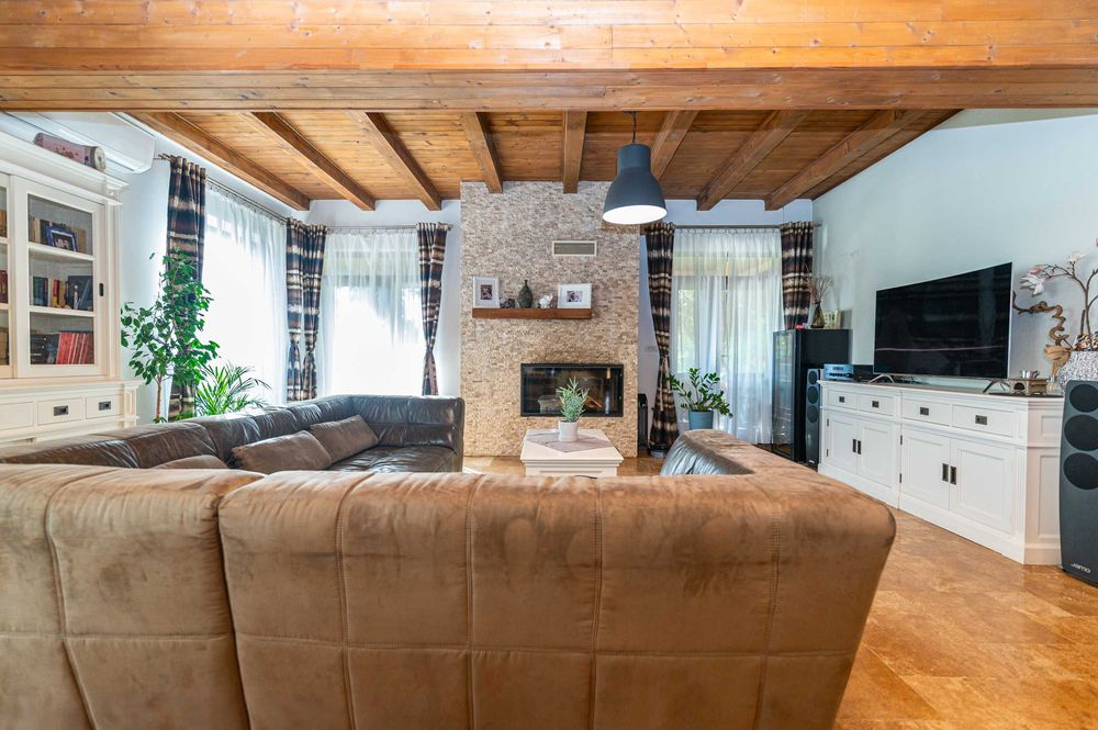 Proprietar - Vand casa 4 camere, 220mp, teren 1080mp , Sanleani