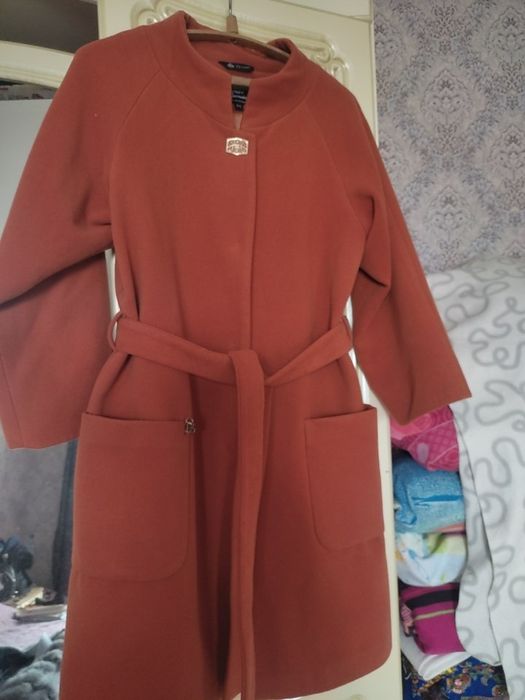 Продам Женское Пальто