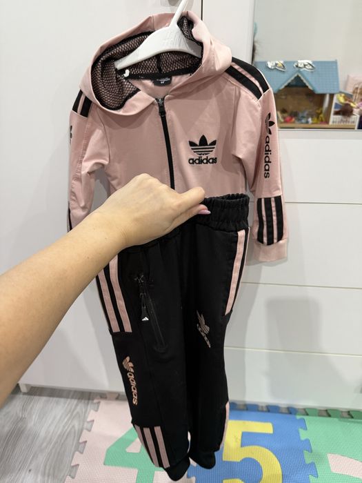 Trening adidas roz pudra