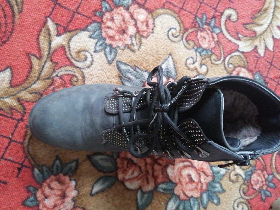 Продам детскую обувь, для девочек.