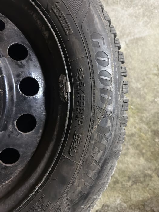 Джанти с гуми за Тойота Авенсис