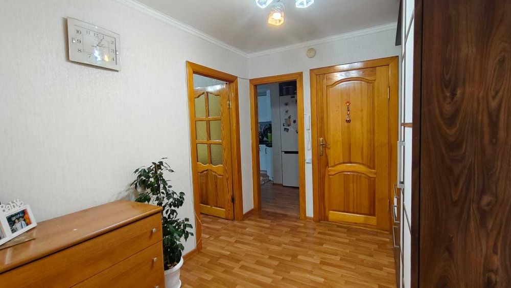 Продам 3 комнатную в 20 МКР