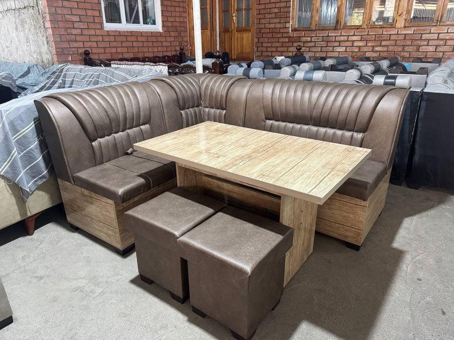 Продаётся кухонный уголок