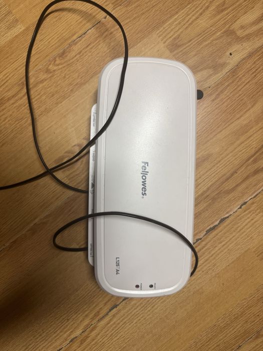 Laminator A4 ca nou