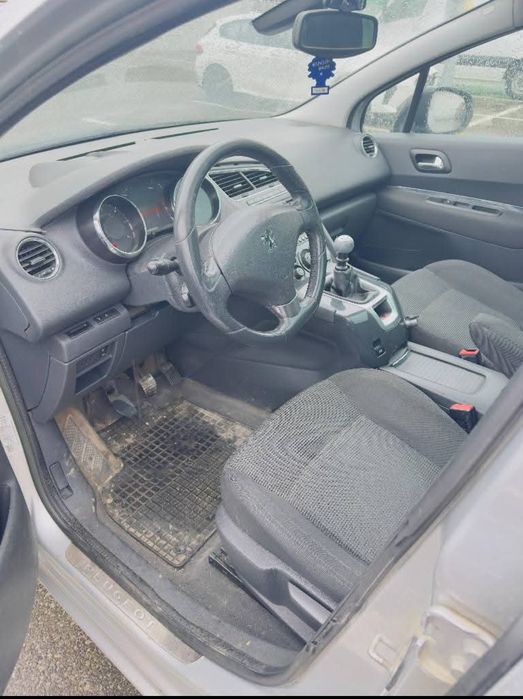 PEUGEOT 5008 2010 — imagine 5
