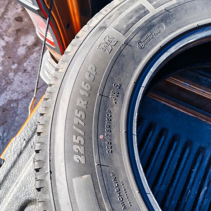 225/75/16 CP MICHELIN