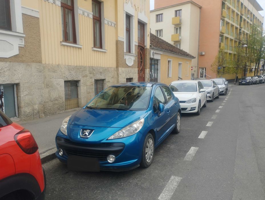 Peugeot 207 cutie automata japoneza si cu padele la volan