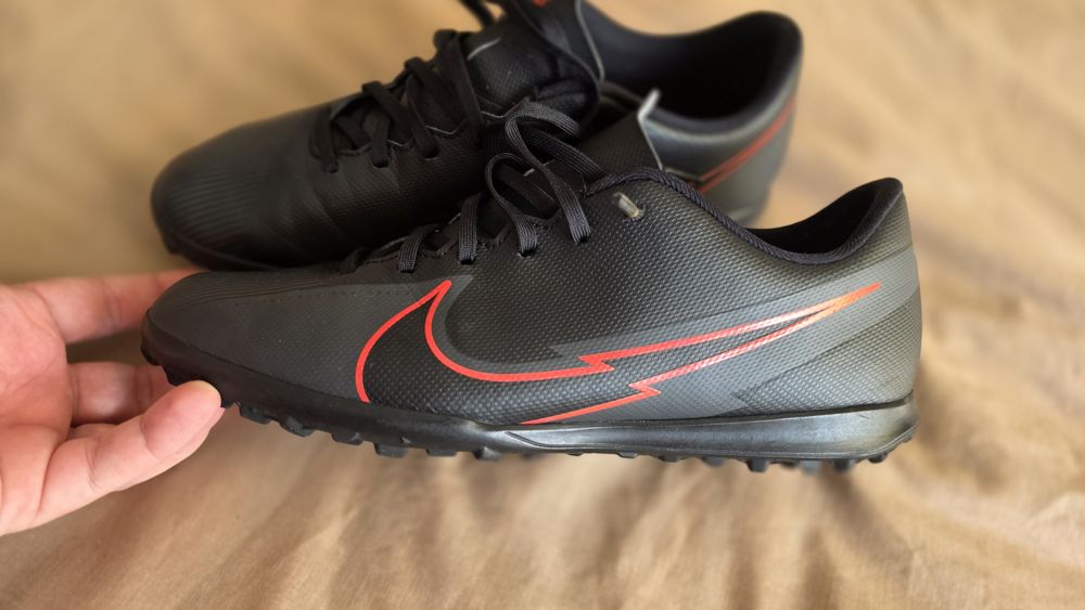 Ghete fotbal Nike Mercurial marime 42.5 ca noi * adidas * F50* puma