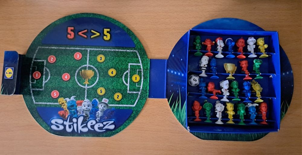 Стикита Лидл футболисти