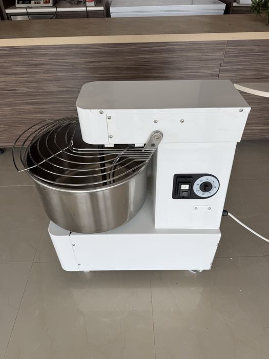 Vand Malaxor 30 l pentru patiserii