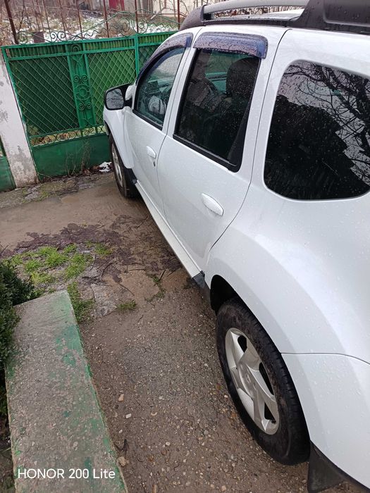 Vând Dacia Duster