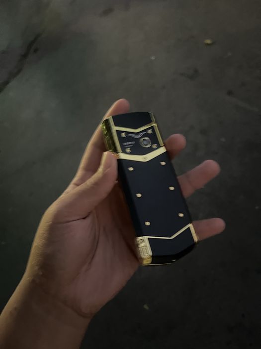 Vertu telefoni sotiladi xolati idial qirilga chizilgan joyi yoq