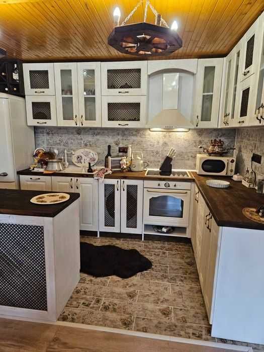 Кухненско обзавеждане от масив ( бук,дъб,орех)