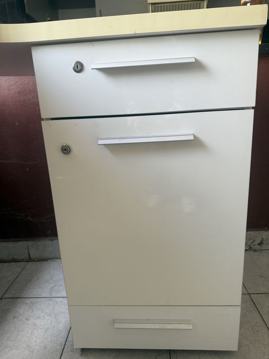 Birou de vanzare