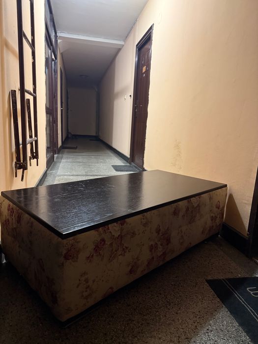 Ъглов диван с маса