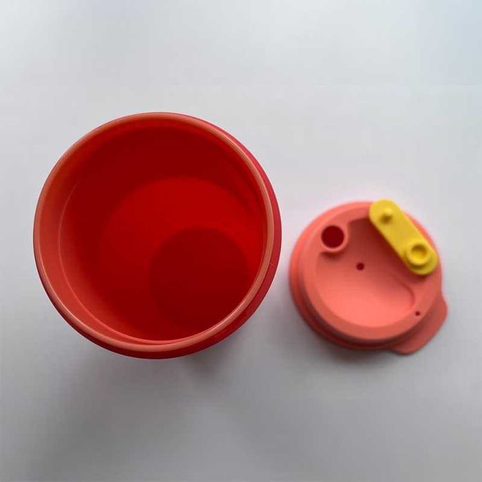 Чаша за кафе 490 мл Tupperware с капак и гумен пръстен