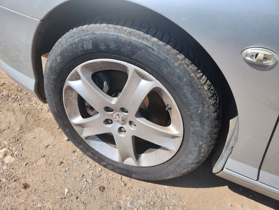 За Части Peugeot 407 2.2 hdi 2007 година