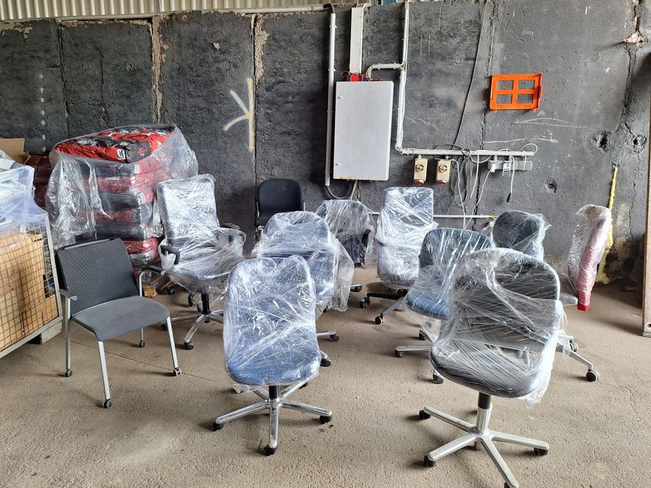 Столове различни модели