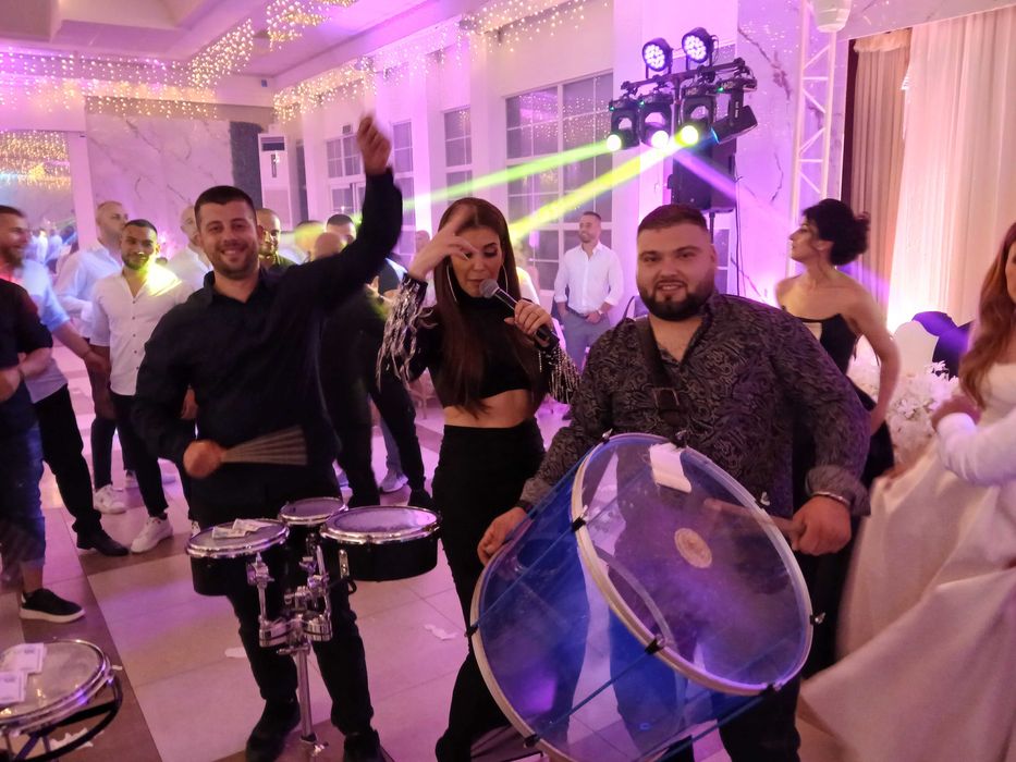 DJ (event manager and drummer) за Вашето незабравимо парти