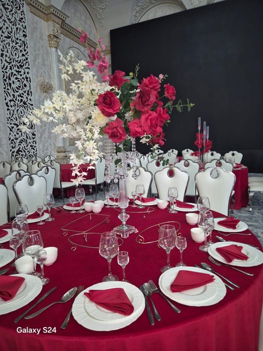 Хрустальная поставка на столы