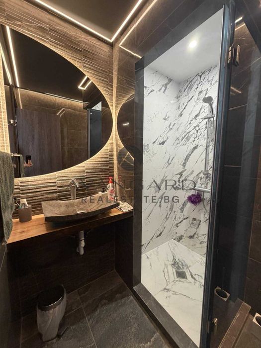 Продава се Тристаен апартамент в Пловдив, Остромила - 114 кв.м за 1272 €/кв.м - Снимка #8