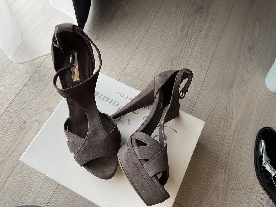 Sandale cu toc zara, 36