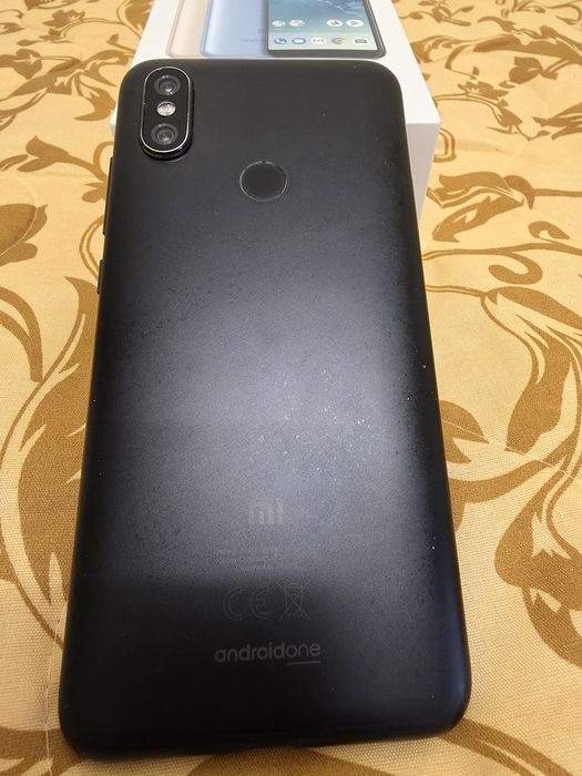 Xiaomi MI A2 Телефон
