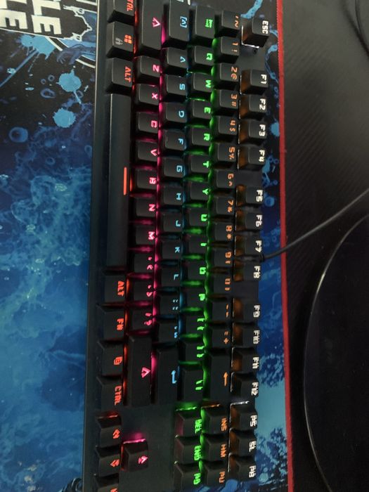 Vand tastatura gaming