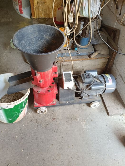 Продам гранулятор, б.у. в отличном состоянии, запасная матрица 4мм