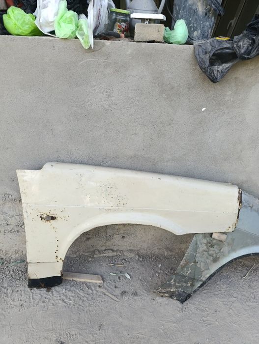 Продаются передние правые крылья от  ваз 2108 - 09