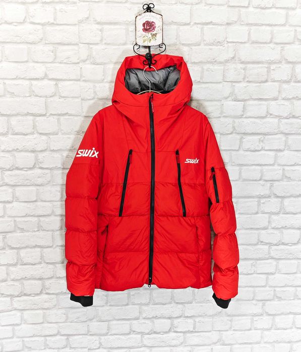 SWIX 700 Down Дамско червено яке с пух и каулка размер XS
