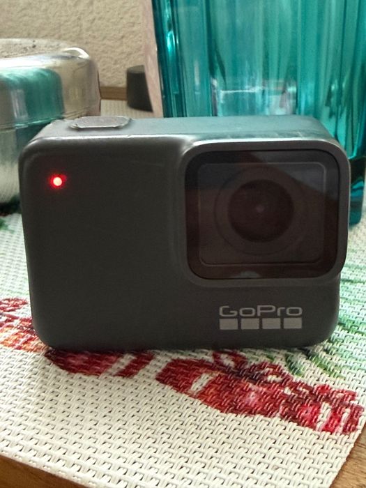 Vând/ schimb cameră GoPro 7 silver, schimb cu laptop